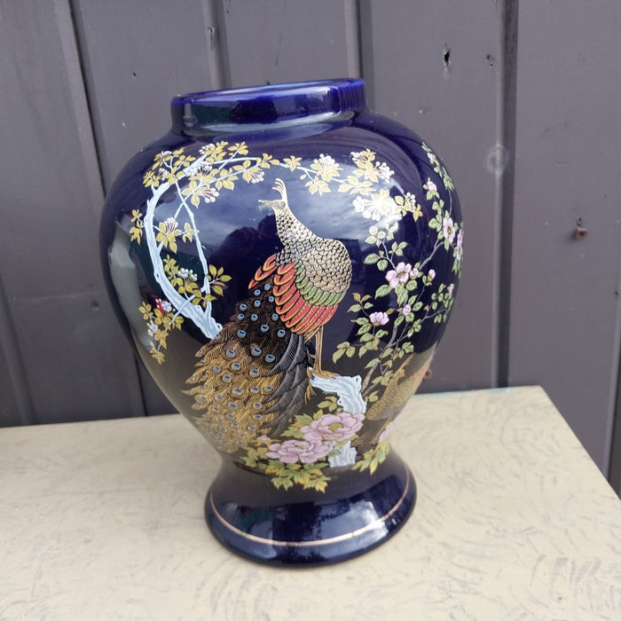 JAPANESE BLUE AND GOLD GINGER JA VASE
