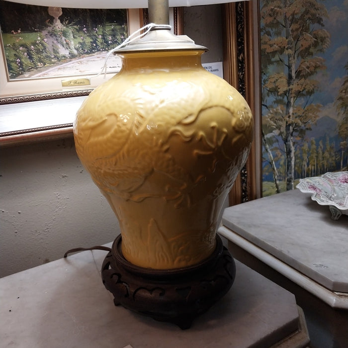 YELLLOW CHINESE LAMP