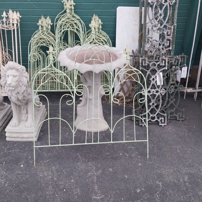GREEN 3 PANEL FENCE WITH ARCHES WITH FLUER DI LIS