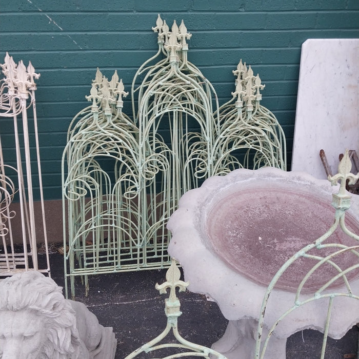 GREEN 3 PANEL FENCE WITH ARCHES WITH FLUER DI LIS