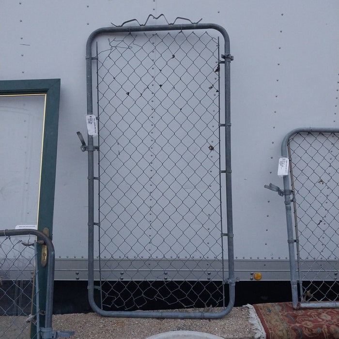TALL CHAINLINK GATE