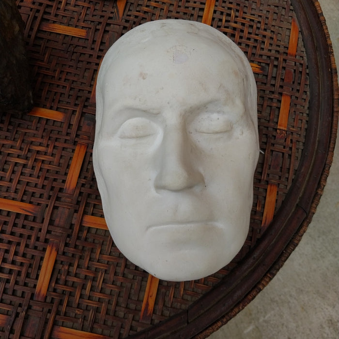 LIFELIKE MASK OF GEORGE WASHINGTON