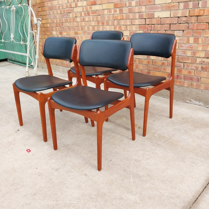 SET OF FOUR MID CENTURY TEAK DINING CHAIRS