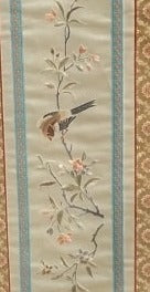 SMALL SINGLE ASIAN SILK GILT FRAMED WALL TAPESTRY