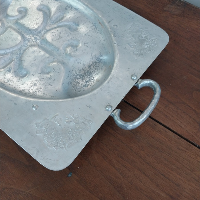 ALUMINUM MEAT TRAY WITH HANDLES