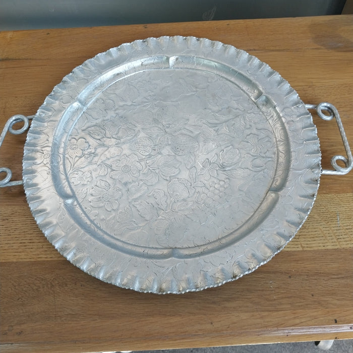 LARGE ROUND ALUMINUM TRAY WITH HANDLES AND SCALLOPED EDGE