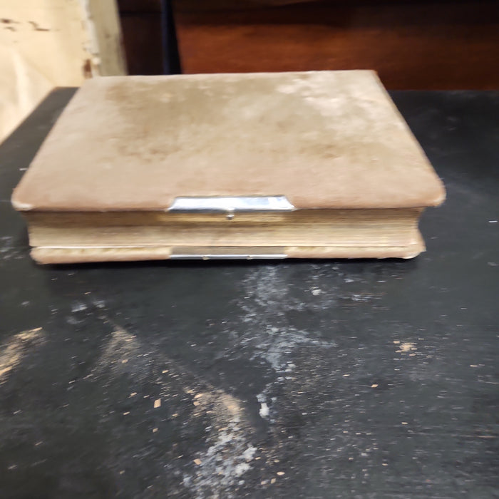 1900'S PHOTO ALBUM WITH GREEN VELVET COVER-AS FOUND