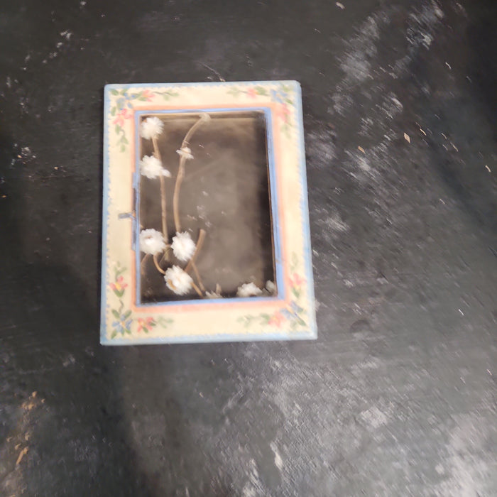SMALL METAL SHADOW BOX FRAME