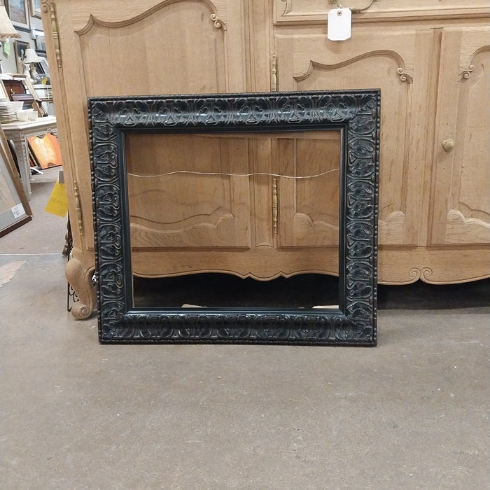LARGE MOLDED FRAME