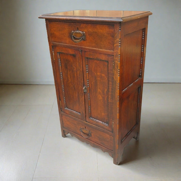 OAK JAM CABINET WITH 2 DOORS AND 2 DRAWERS
