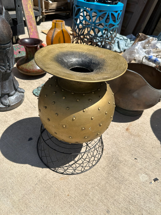 GOLD KNOB METAL VASE ON STAND