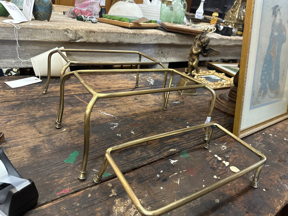 SET 3 BRASS STANDS