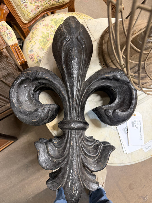 BLACK LARGE FLEUR DE LIS