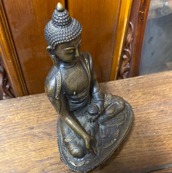 BRONZE MEDITATING BUDDHA