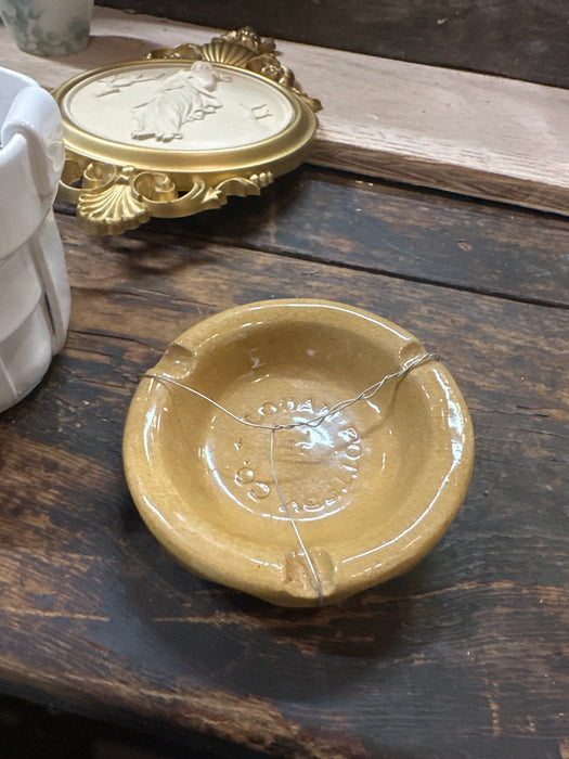 SMALL LOGAN POTTERY BROWN ASHTRAY