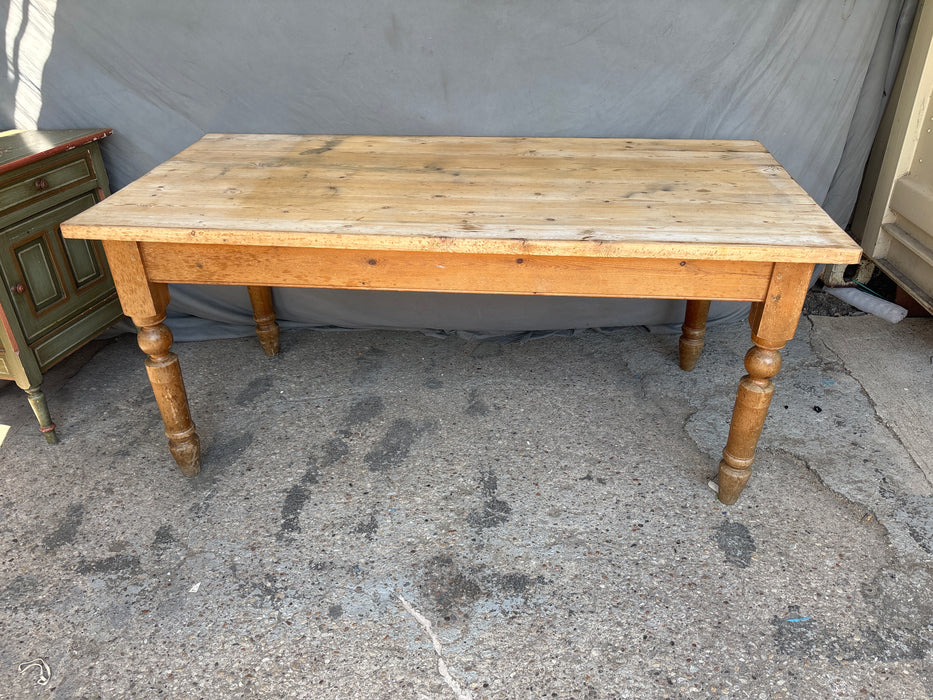 PEGGED RUSTIC COUNTRY PINE TABLE
