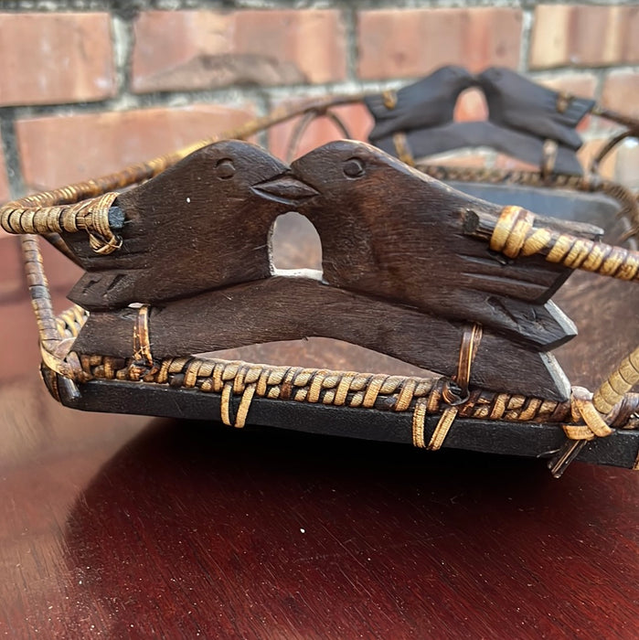 WOOD BOTTOM BASKET TRAY WITH CARVED BIRDS