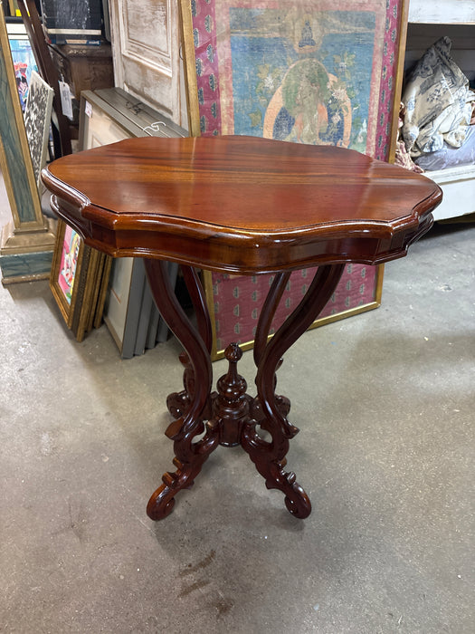 INDONESIAN MAHOGANY TURTLE TOP SIDE TABLE
