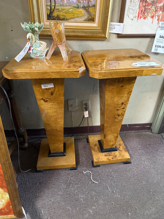 PAIR OF ART DECO BIRD'S EYE MAPLE FLARED PEDESTALS