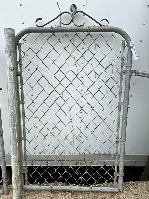 SHORT CHAIN LINK GATE