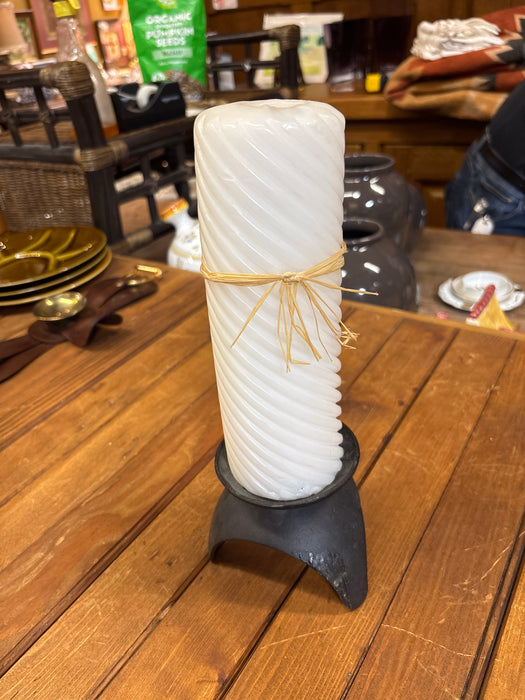 METAL CANDLE HOLDER WITH WHITE SPIRAL CANDLE