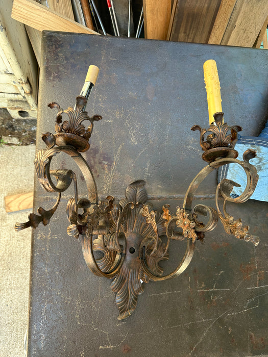 FANCY METAL SCONCE