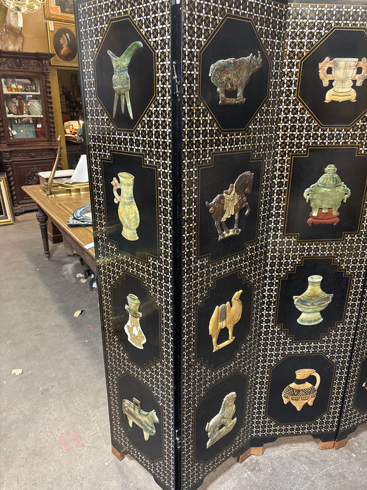 ASIAN SCREEN PANEL WITH HAND CARVED STONE FIGURES
