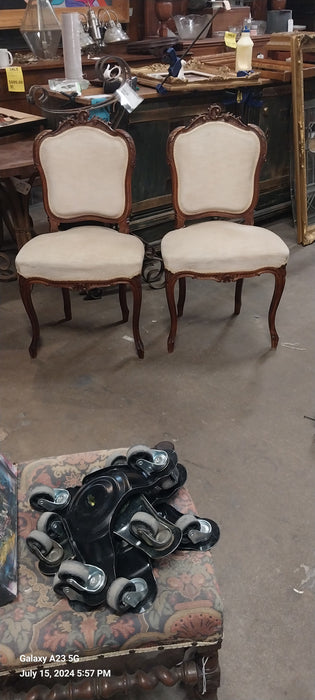 PAIR OF LOUIS XV WALNUT PARLOR CHAIRS