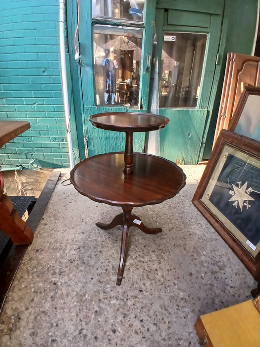 FEDERAL STYLE MAHOGANY 2 TIER TABLE