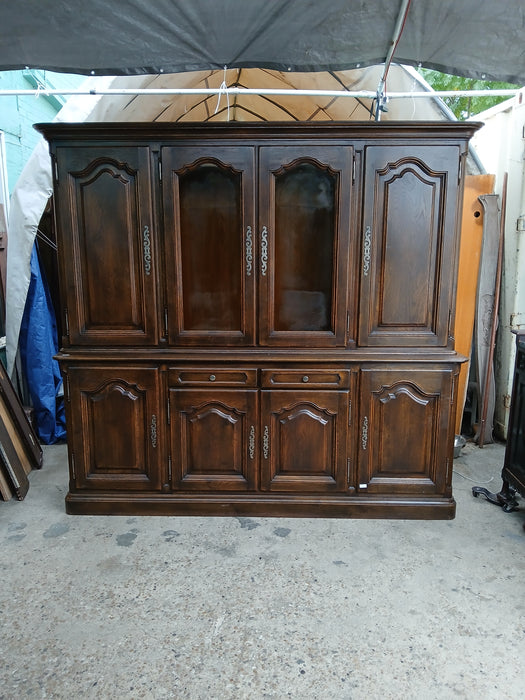 LARGE DARK OAK 8 DOOR BOOKCASE