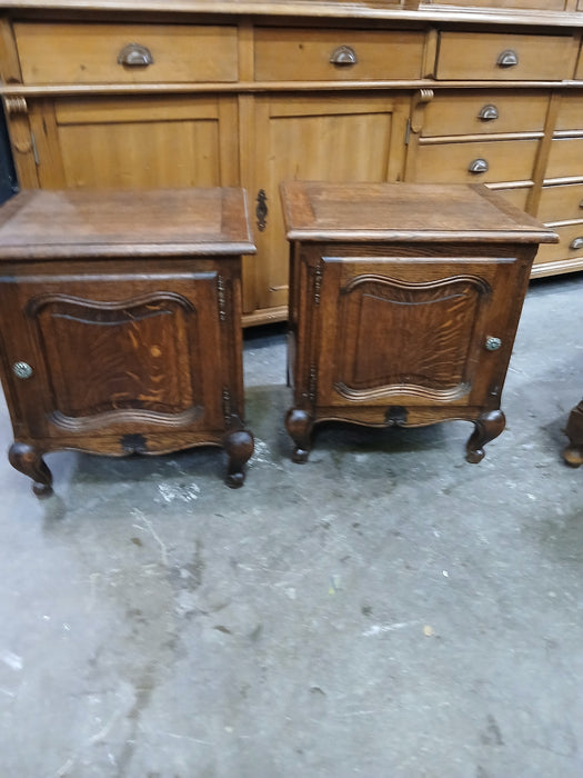 PAIR OF LOUIS XV LOW OAK NIGHTSTANDS