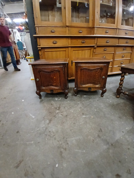 PAIR OF LOUIS XV LOW OAK NIGHTSTANDS