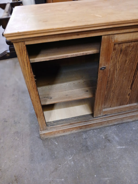 PINE SLIDING DOORS COUNTER