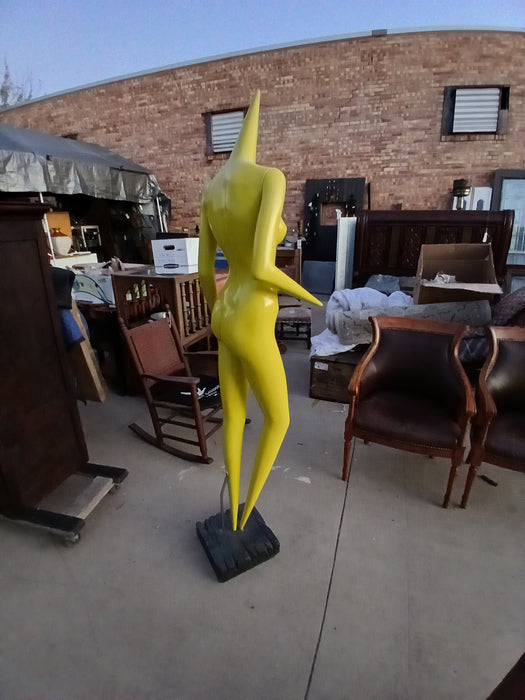 COOL YELLOW MANNEQUIN