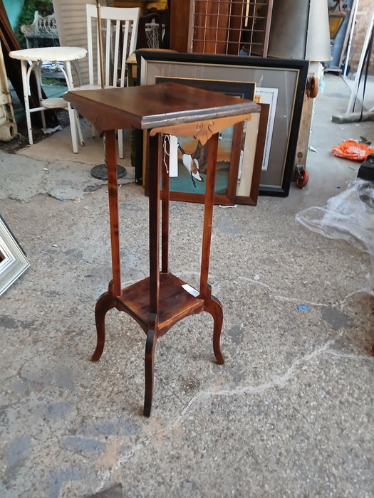 ANTIQUE SWEET GUM PLANT STAND