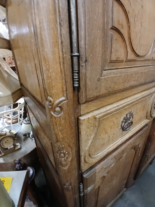 HUGE OAK EARLY COUNTRY FRENCH CABINET WITH DRAWERS