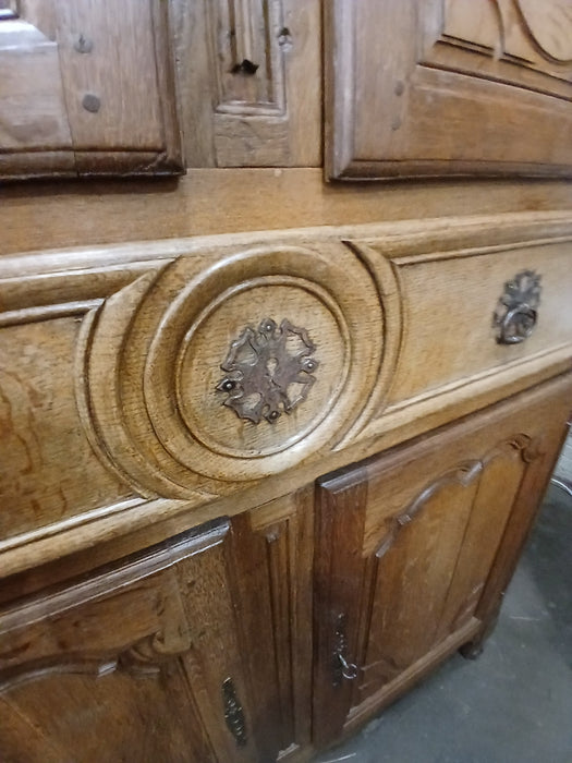 HUGE OAK EARLY COUNTRY FRENCH CABINET WITH DRAWERS