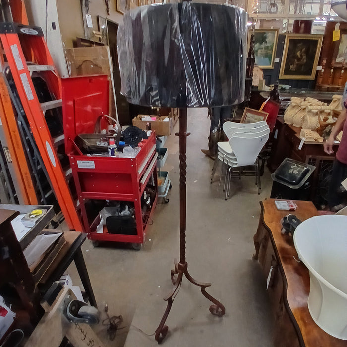 TWIST IRON FLOOR LAMP WITH BLACK SHADE