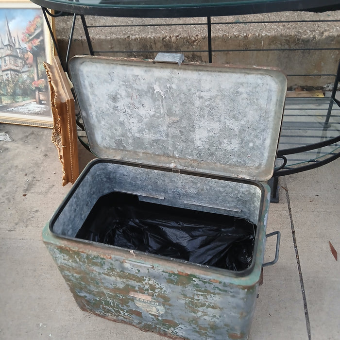 VINTAGE COLEMAN COOLER