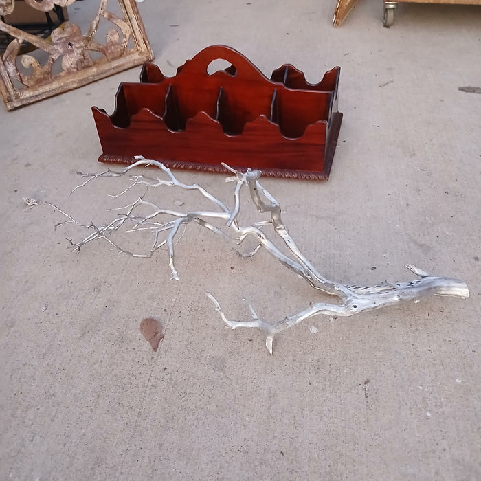 LARGE MAHOGANY GEORGIAN STYLE DECANTER TRAY