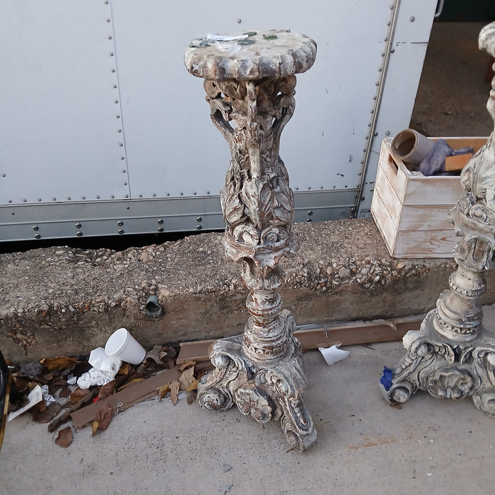 AS FOUND DECORATIVE PEDESTAL