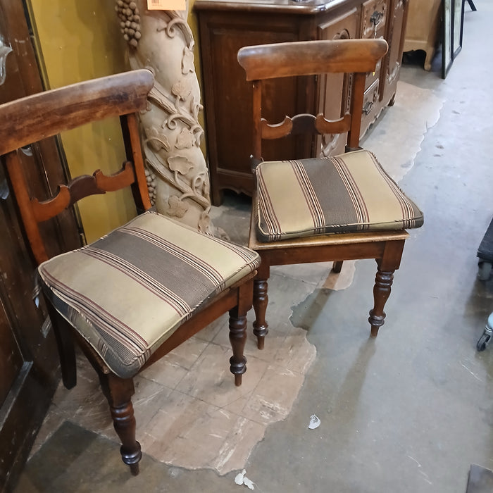 PAIR OF 19TH CENTURY MAHOGANY HALL CHAIRS