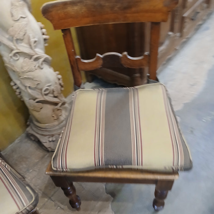 PAIR OF 19TH CENTURY MAHOGANY HALL CHAIRS