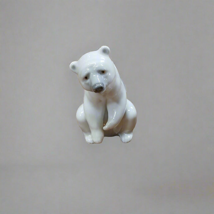 LLADRO SITTING POLAR BEAR