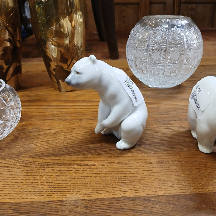 LLADRO SITTING POLAR BEAR
