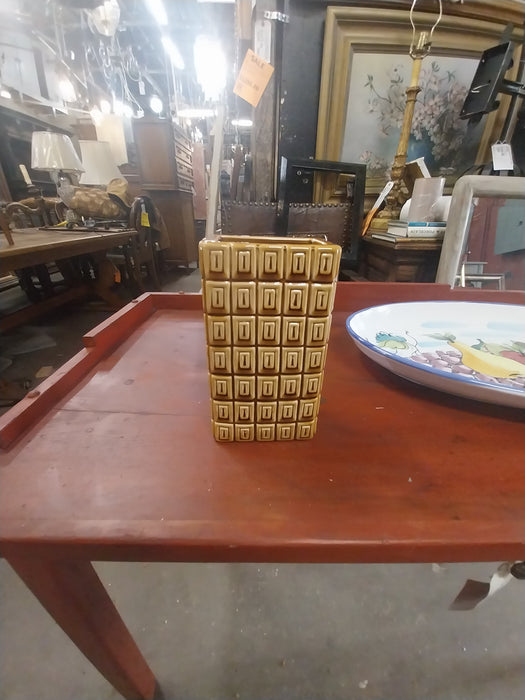VINTAGE GOLD VASE