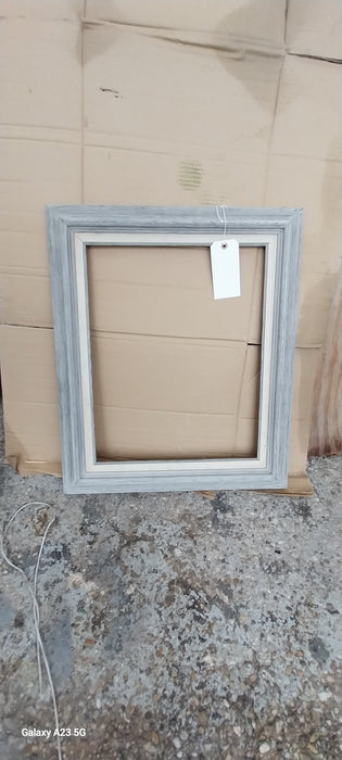 MEDIUM GRAY FRAME WITH LINEN INSERT