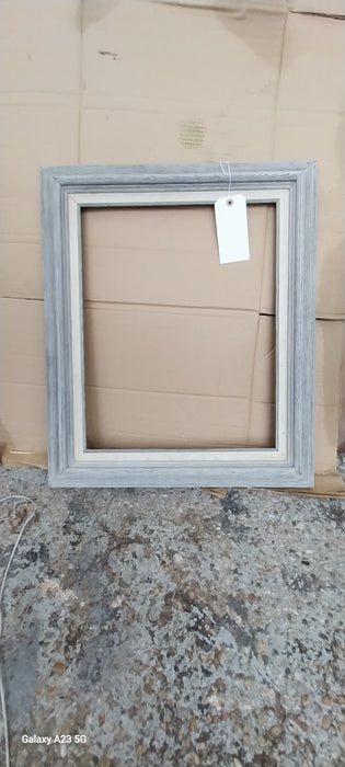 MEDIUM GRAY FRAME WITH LINEN INSERT