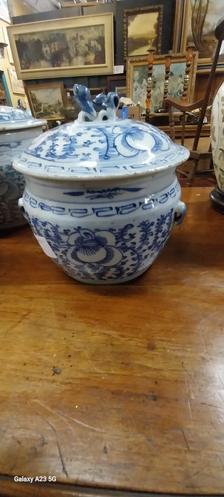 LARGE BLUE AND WHITE CHINESE COVERED JAR