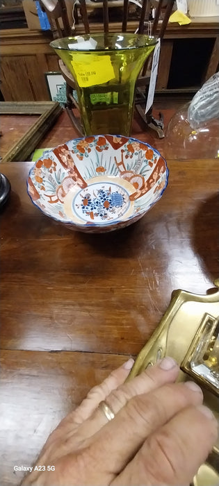 SMALL IMARI BOWL WITH BLUE AND ORANGE